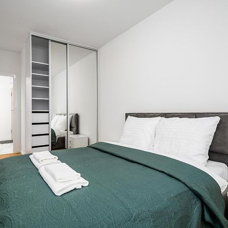 D&K Apart 1 Sierpnia 32A Apartment Warsaw Ngoại thất bức ảnh